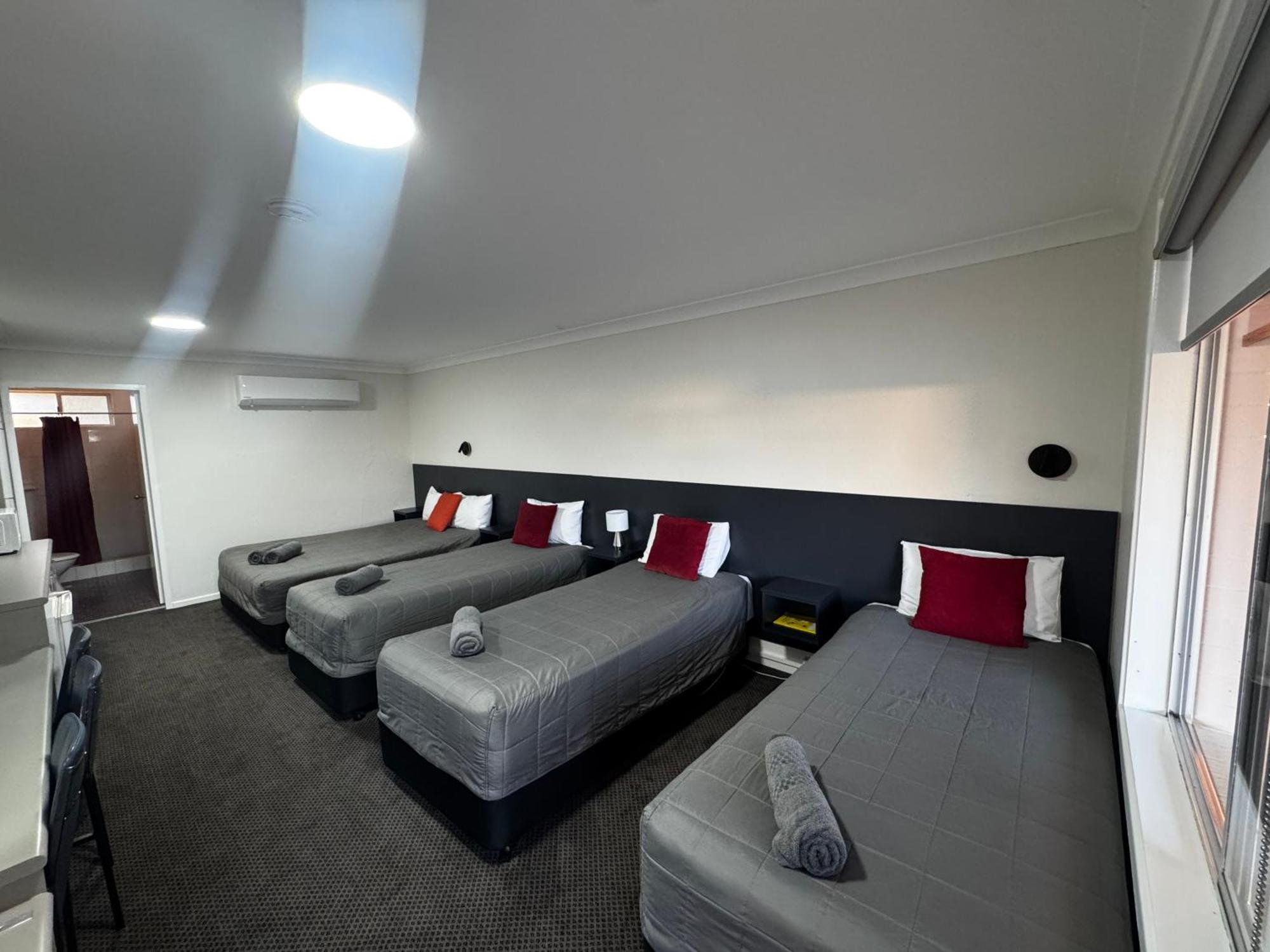 Altona Motel Uralla Экстерьер фото